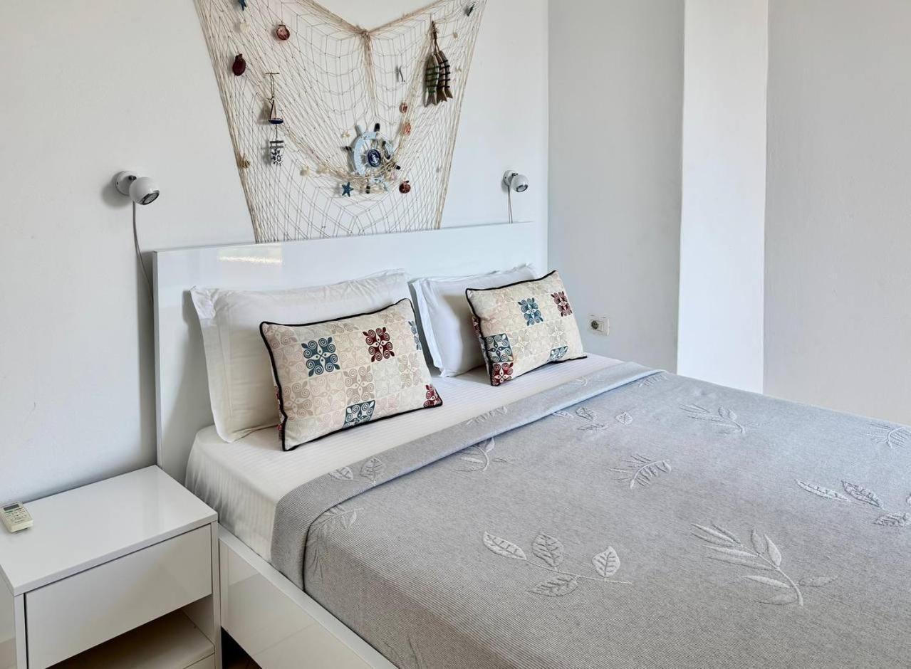 Del Mar Sea View Apartment Саранде Екстериор снимка