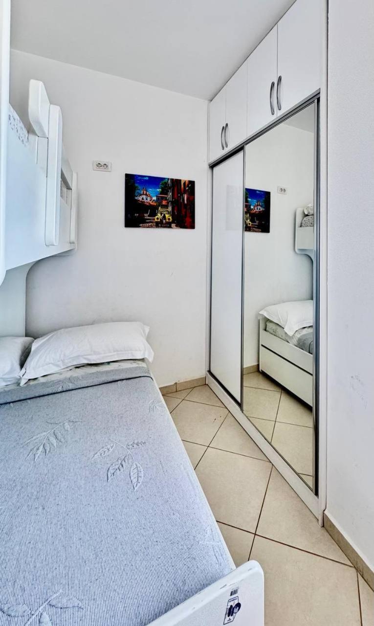 Del Mar Sea View Apartment Саранде Екстериор снимка