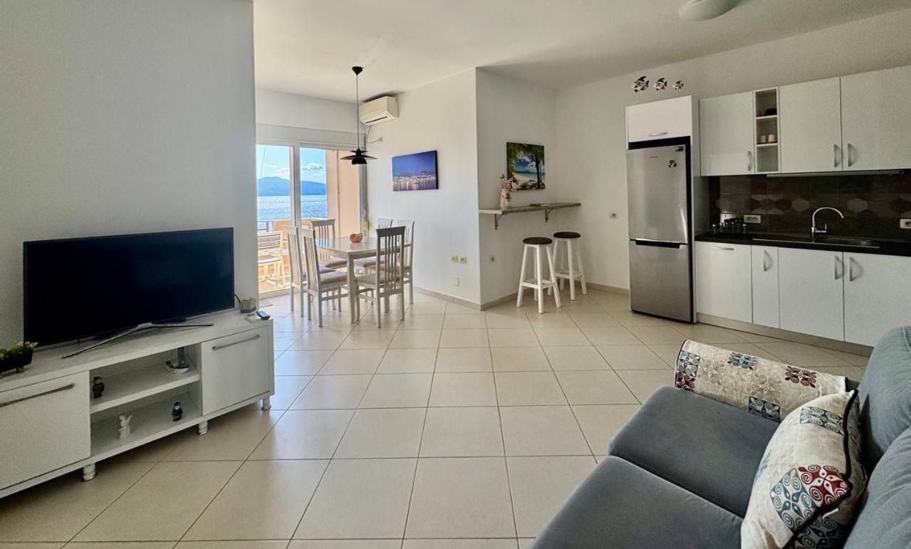 Del Mar Sea View Apartment Саранде Екстериор снимка