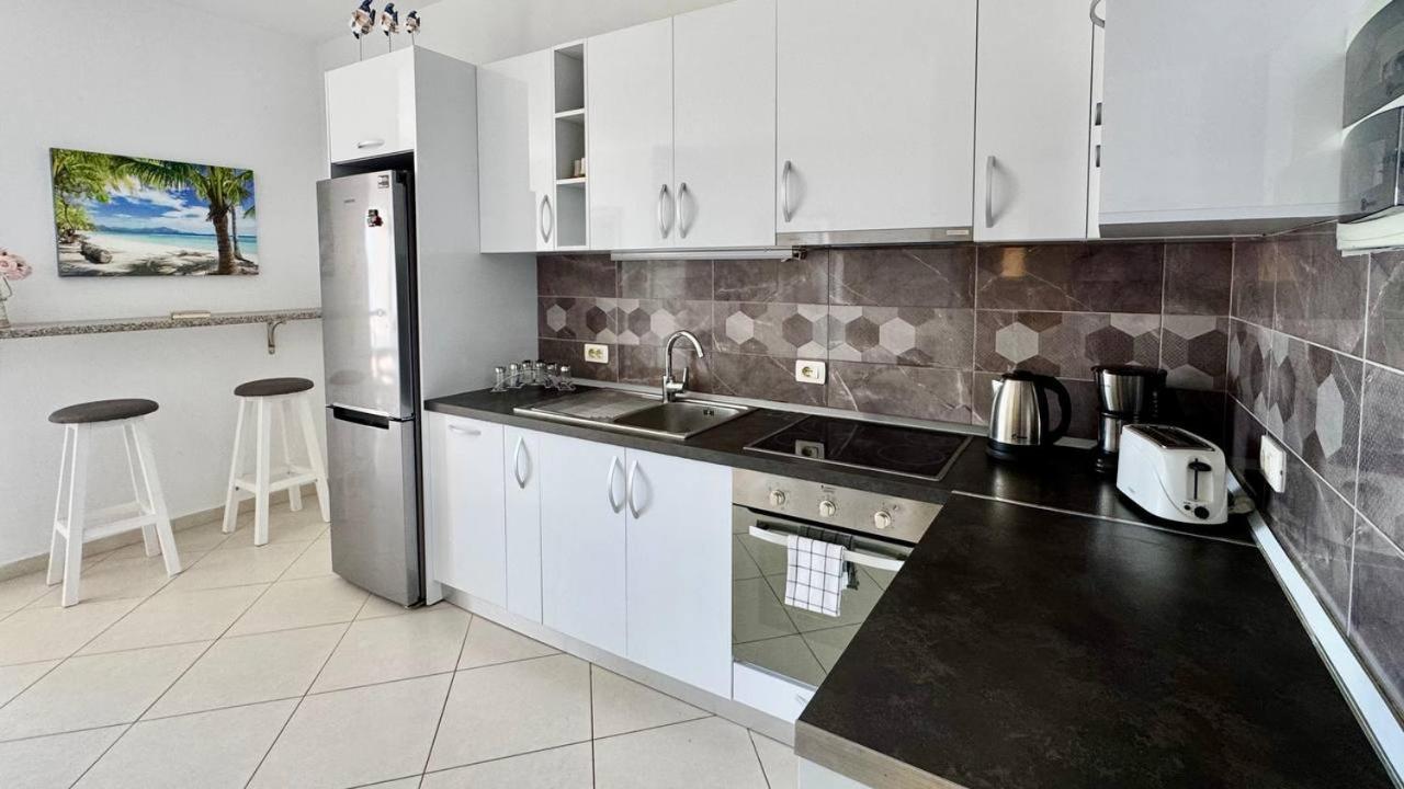 Del Mar Sea View Apartment Саранде Екстериор снимка